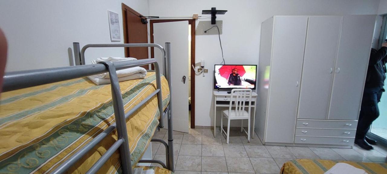 Hotel Zeus Lido Di Classe Room Only מראה חיצוני תמונה