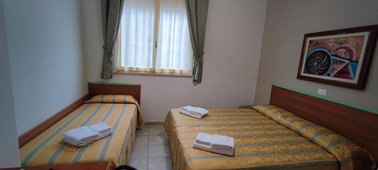 Hotel Zeus Lido Di Classe Room Only מראה חיצוני תמונה