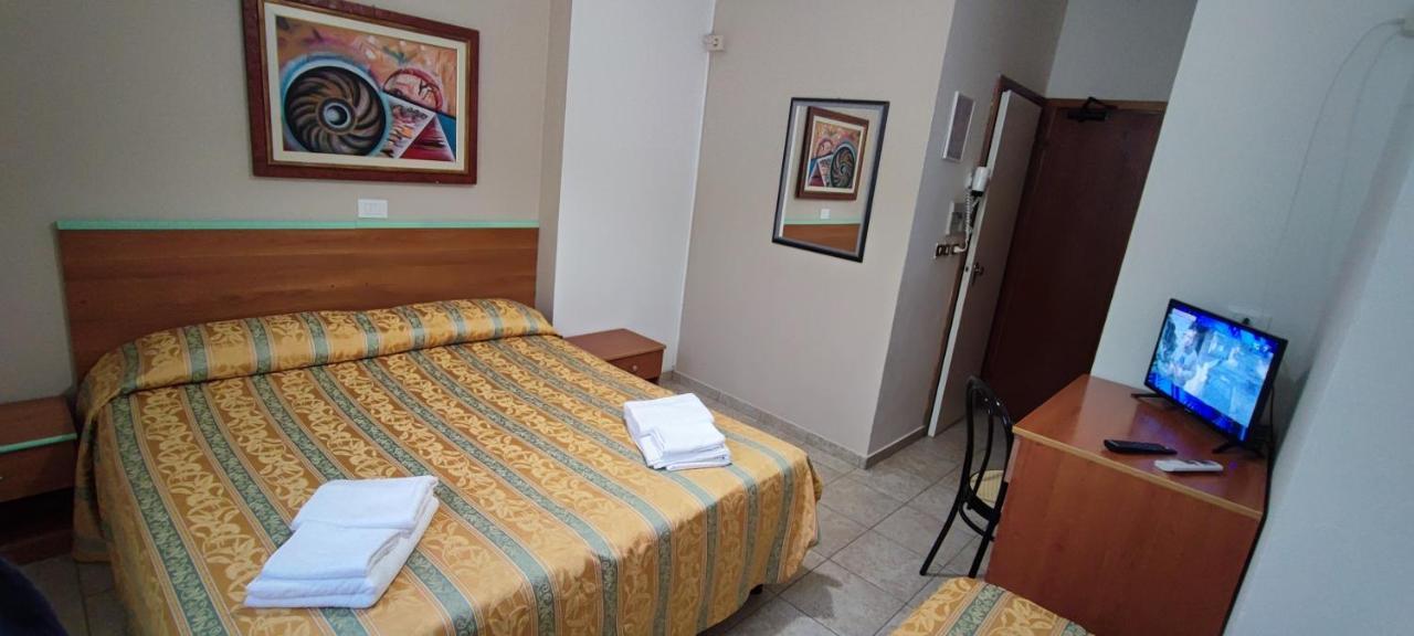 Hotel Zeus Lido Di Classe Room Only מראה חיצוני תמונה