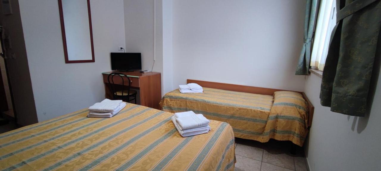 Hotel Zeus Lido Di Classe Room Only מראה חיצוני תמונה