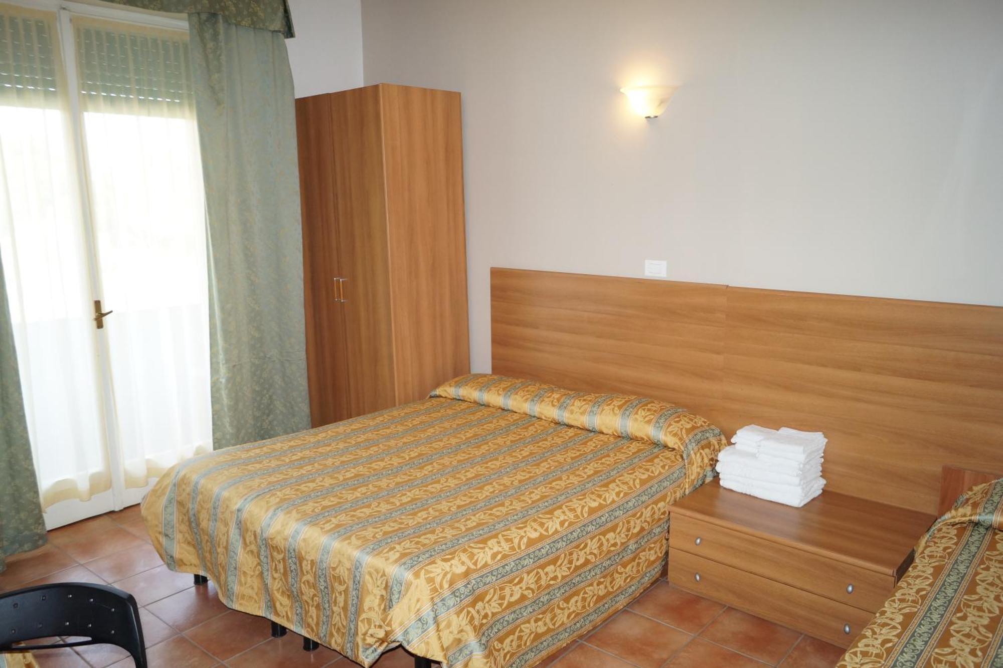 Hotel Zeus Lido Di Classe Room Only מראה חיצוני תמונה