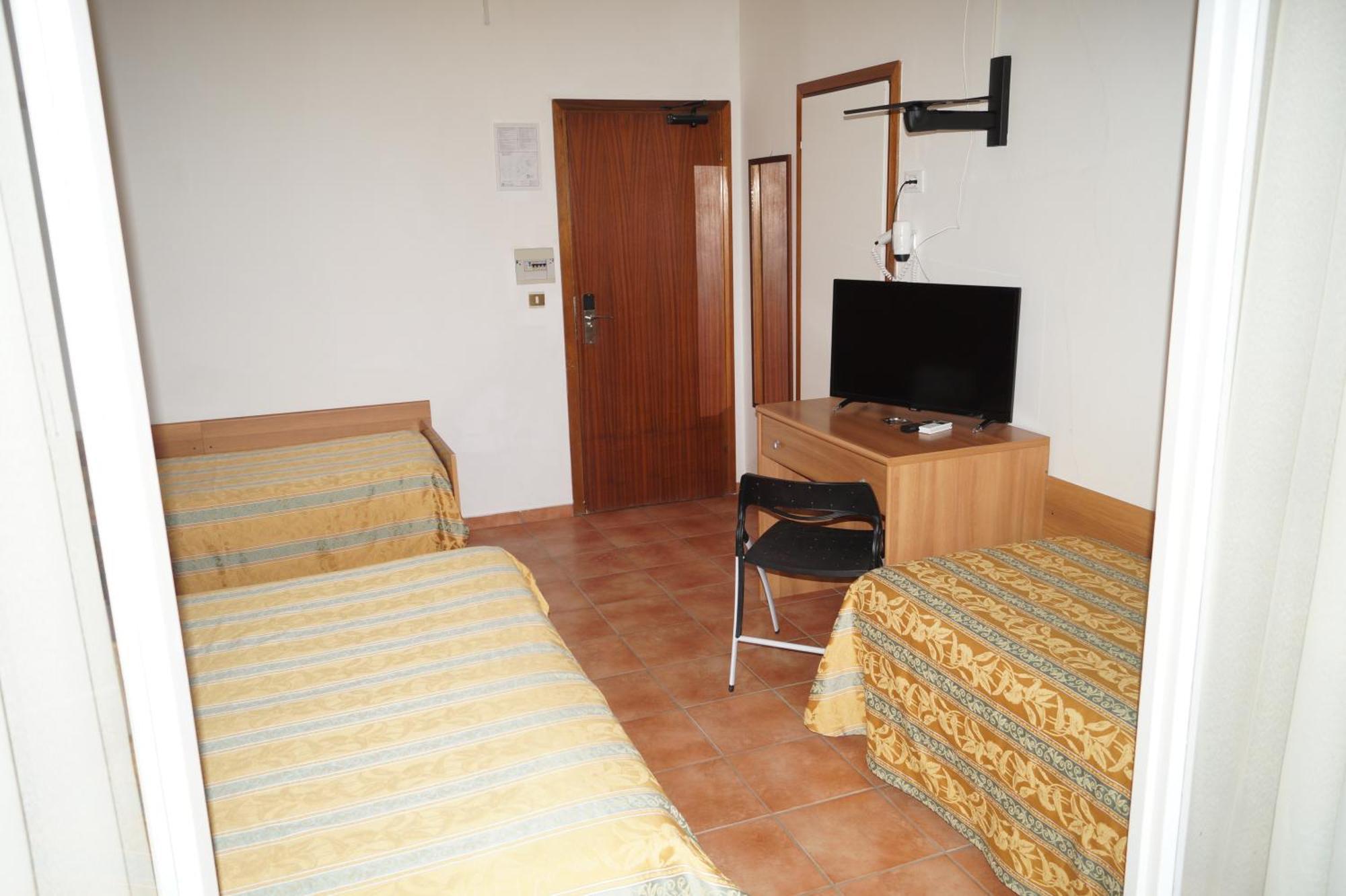 Hotel Zeus Lido Di Classe Room Only מראה חיצוני תמונה