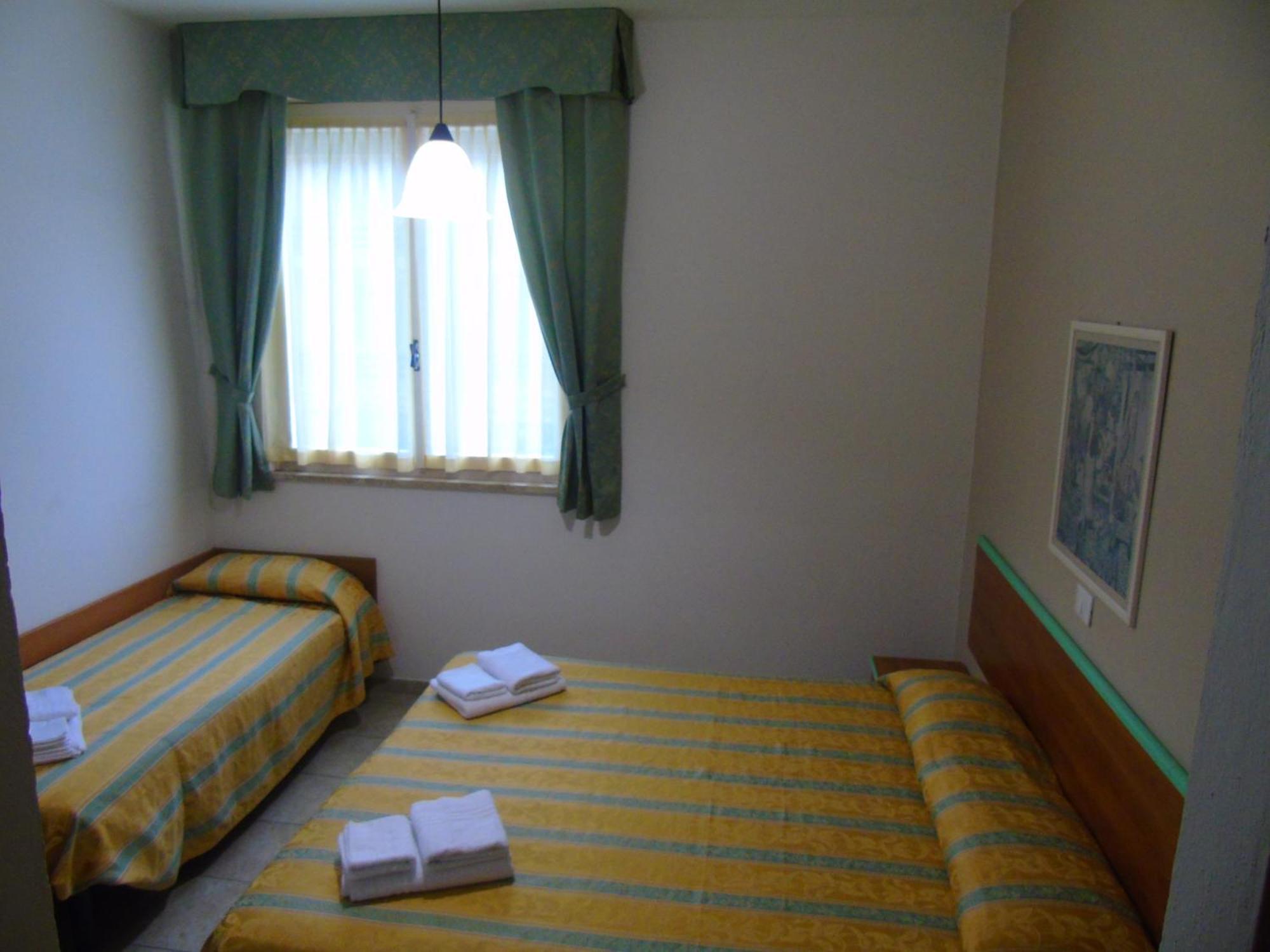 Hotel Zeus Lido Di Classe Room Only מראה חיצוני תמונה